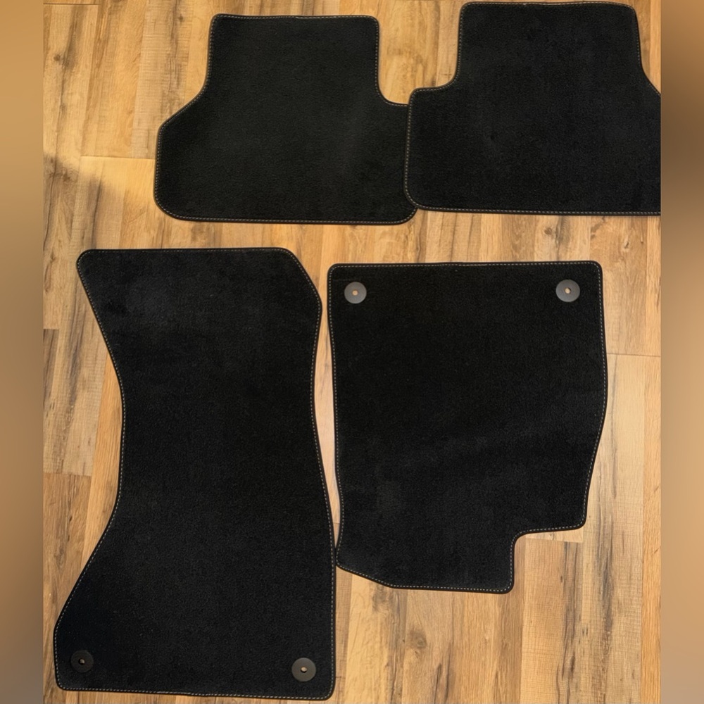 🆕 floor mats for Audi A4